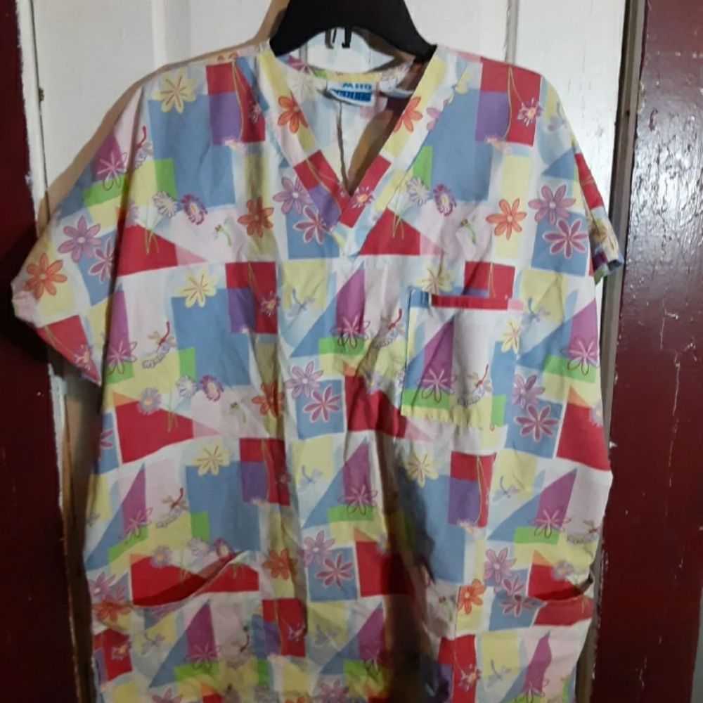 Scrub top
